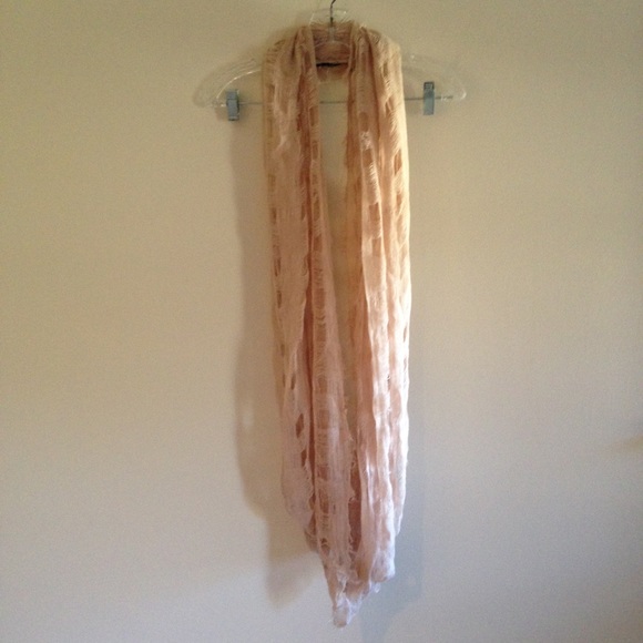 Urban Outfitters Deena & Ozzy Tan Circle Scarf - Picture 3 of 8